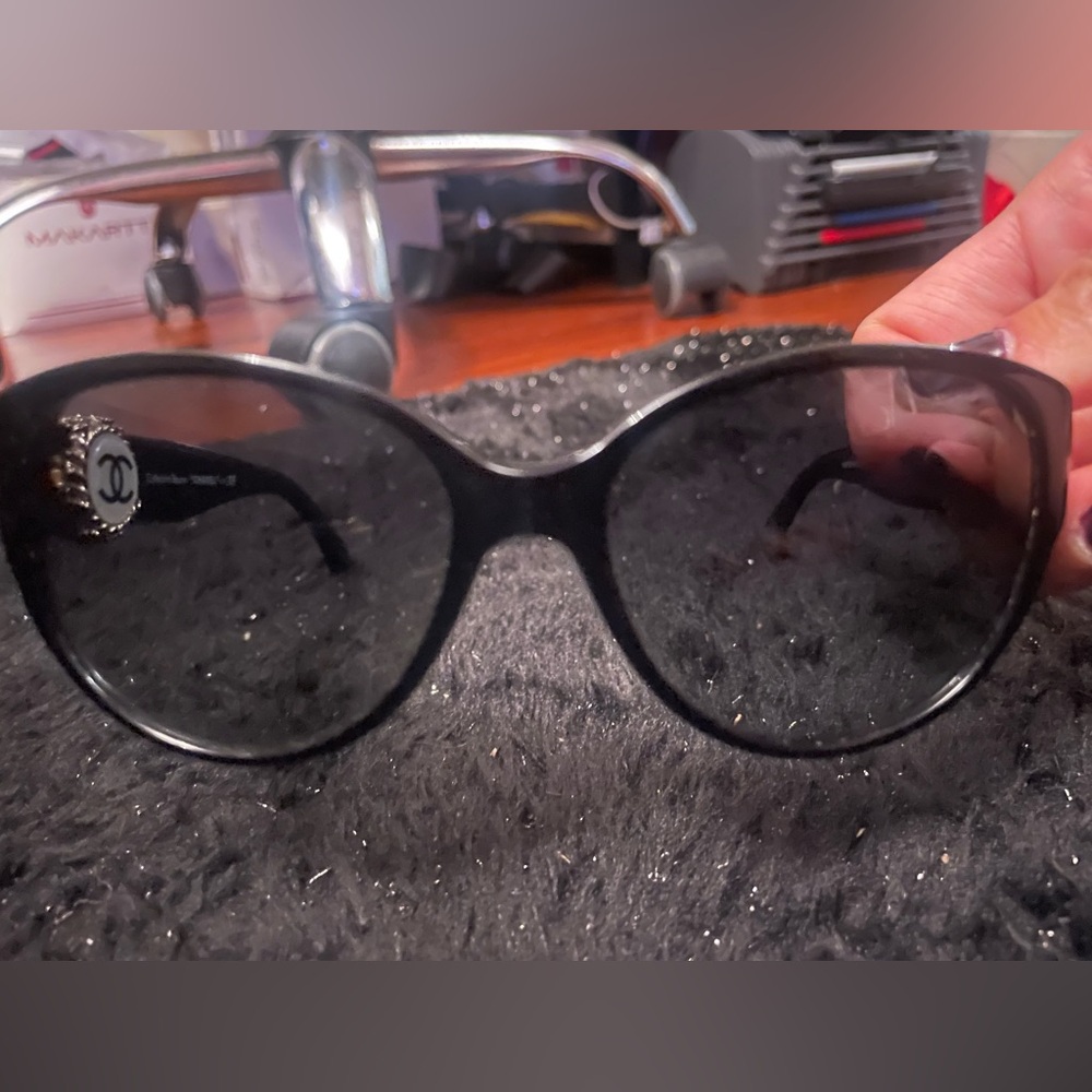 CHANEL Classic Black Sunglasses
